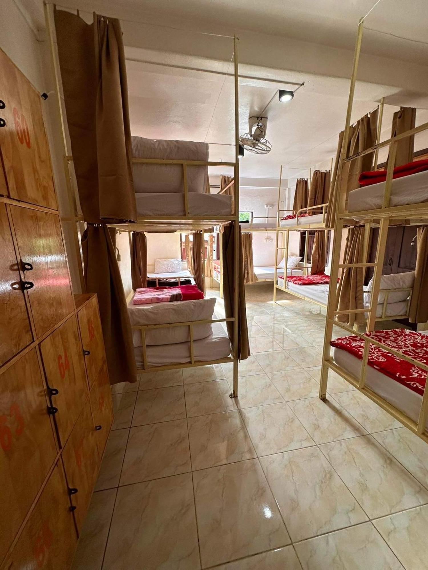 Vongprachan Backpackers Hostel Luang Prabang Exterior foto